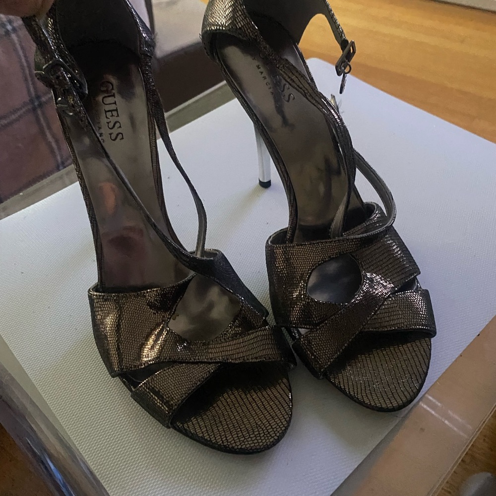 GUESS open toe bronze shimmer heel